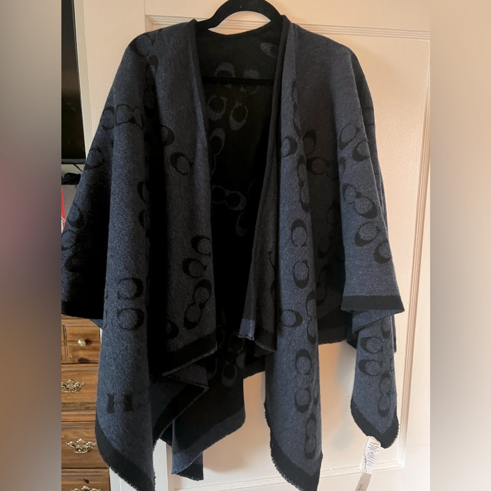 Coach Signature Cape. NWT.